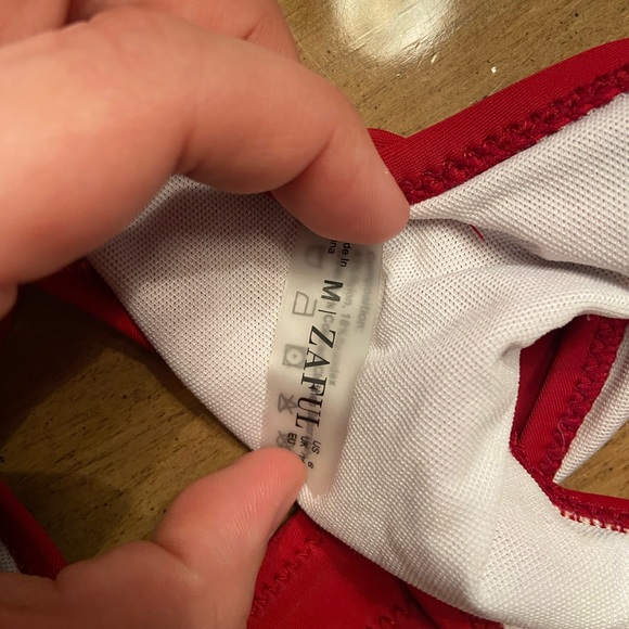 Maroon thong bikini - Picture 2 of 3